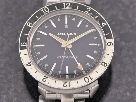 accutron astronaut bezel.